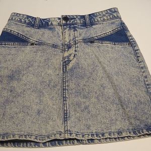 Silence+Noise Size 4 Denim Skirt. Excellent Used Condition.